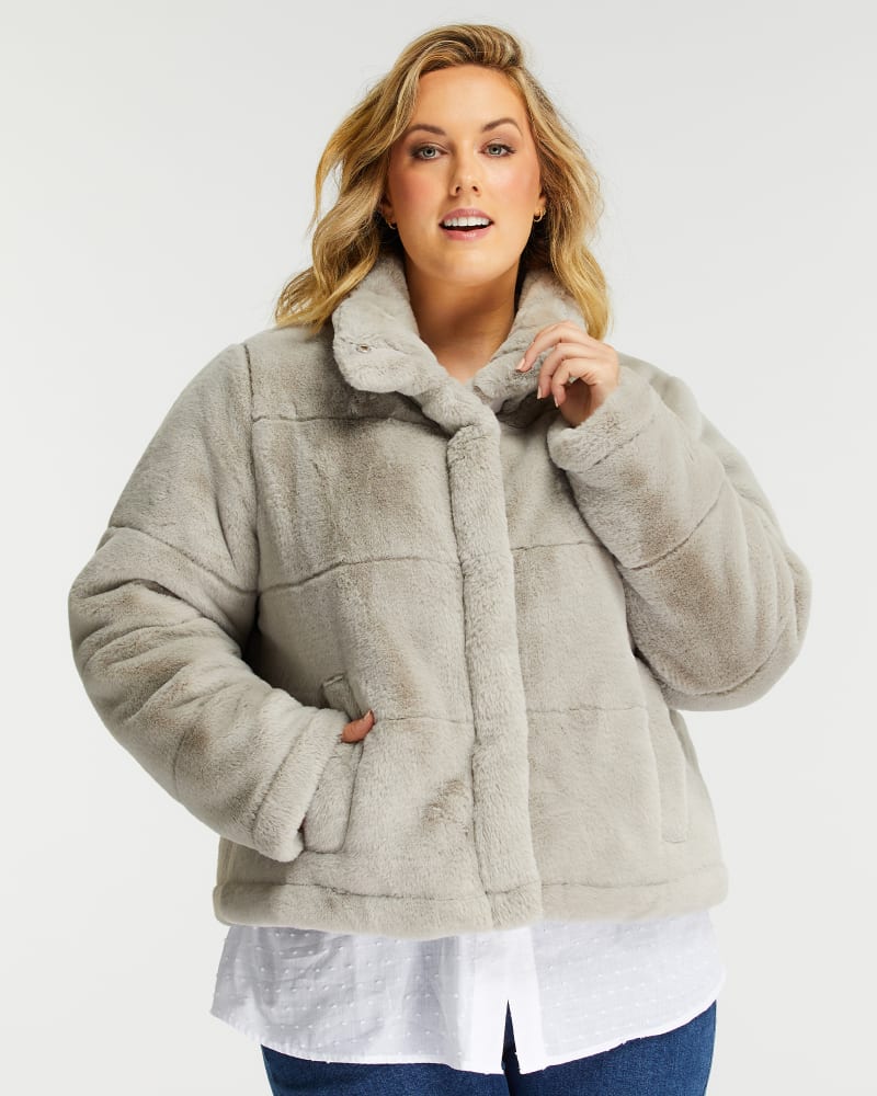 Front of a model wearing a size 1X Geneva Jacket in Cloud Grey by Estelle. | dia_product_style_image_id:235080
